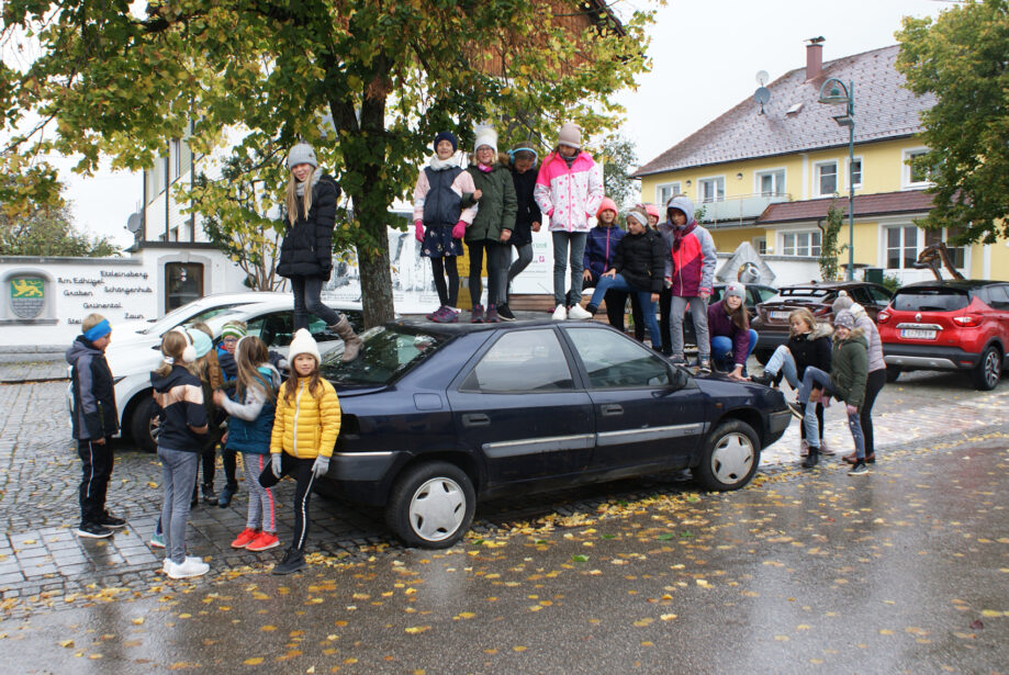 "Kinder gegen Gehsteigparker" (c) Gesunde Gemeinde Kleinzell im Mühlkreis